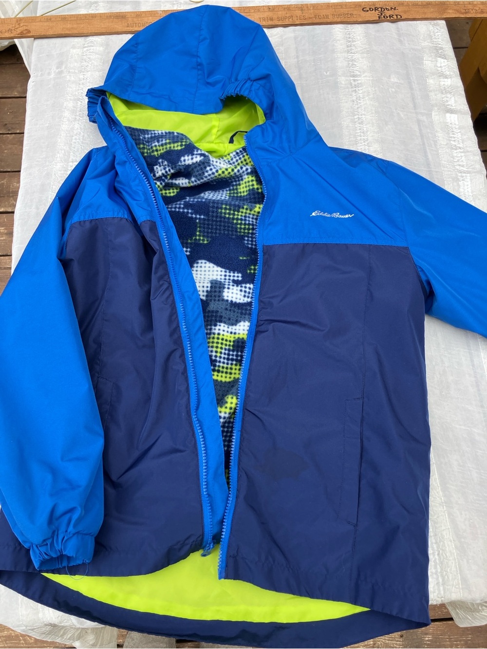 NWOT Eddie Bauer kids windbreaker/raincoat with zip out fleece liner large
